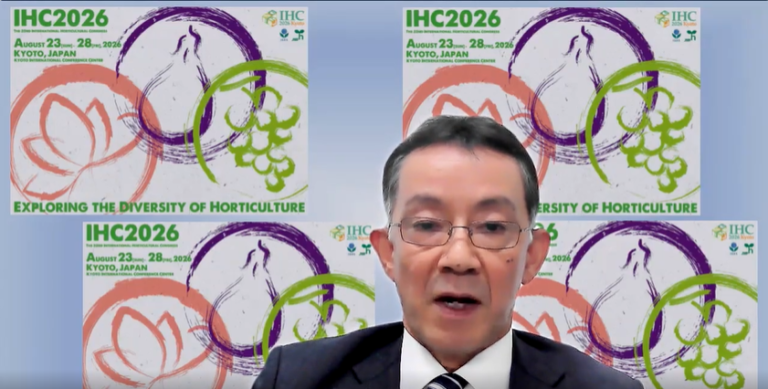 Read more about the article 国际园艺学学会理事、日本京都大学田尾龙太郎（Ryutaro Tao）教授高度评价葡萄属超级泛基因组研究