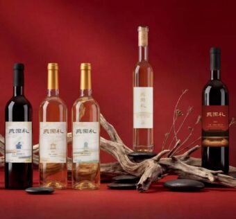 热烈祝贺实验室酿酒工艺成果在北京燕里葡研科技有限公司成功落地转化，推出“燕园礼”等系列葡萄酒产品！